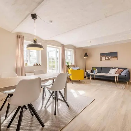 4 Star In * Hjørring